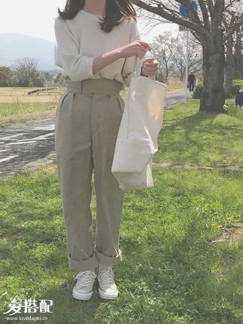 春季米色小清新穿搭，秒變氣質(zhì)鄰家女孩
